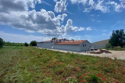 Edificio commerciale polifunzionale di Svetvinčenat