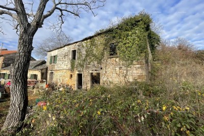 Verkauf - Steinhaus zur Renovierung mit großem Grundstück, Oprtalj!