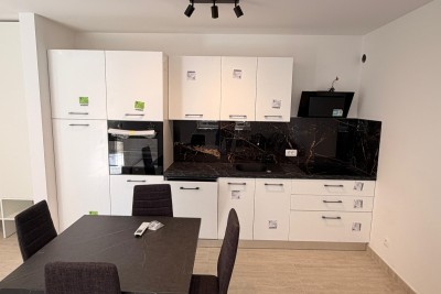 One-bedroom apartment on the ground floor, good location