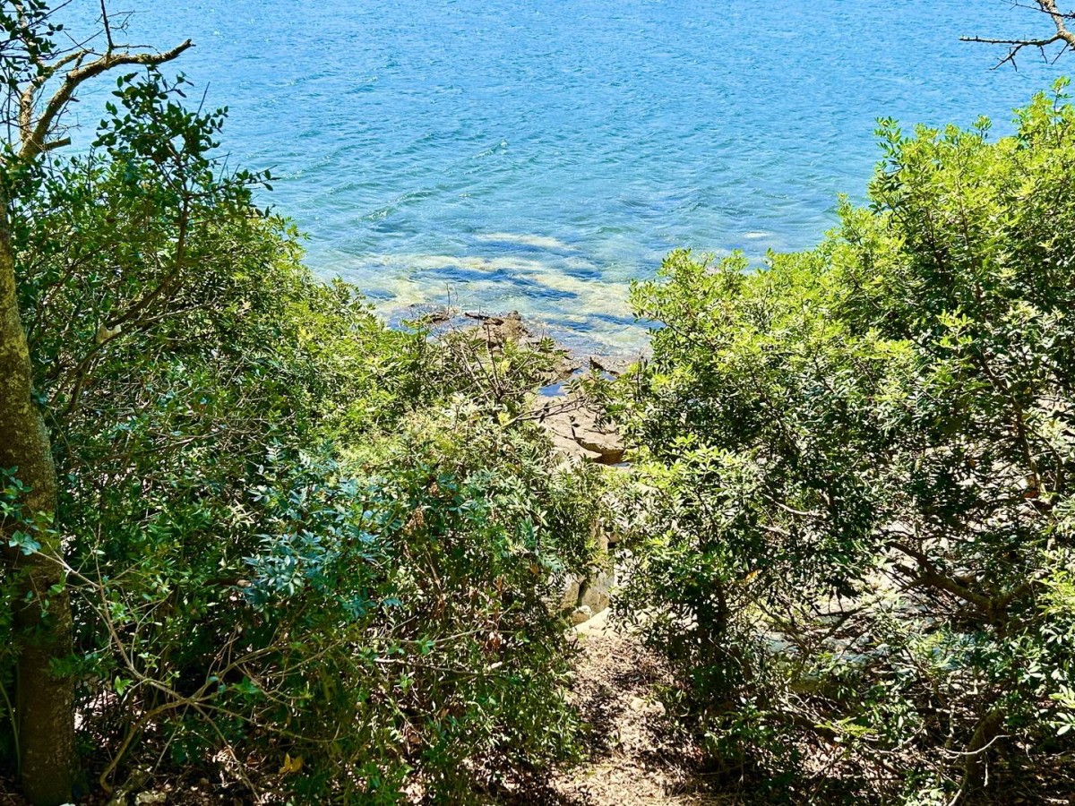MEDULIN, OKOLICA, KAMENA KUĆA DIREKTNO UZ MORE, RIJETKOST NA TRŽIŠTU, TOP NEKRETNINA!