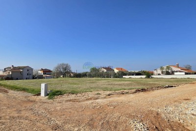 Building land with a sea view, 8 km from Poreč.