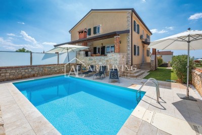 Umag - Umgebung, Doppelhaushälfte mit Pool, 300 m vom Meer, TOP-Lage