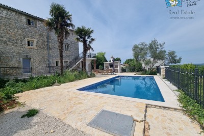 Steinhaus im Zentrum von Tar!