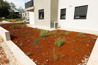 Umag – Moderne Erdgeschosswohnung mit Garten