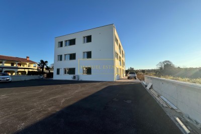 STAN NA PRODAJO V POREČU, 113 m², 3 SPALNICE, 600 M OD MORA!