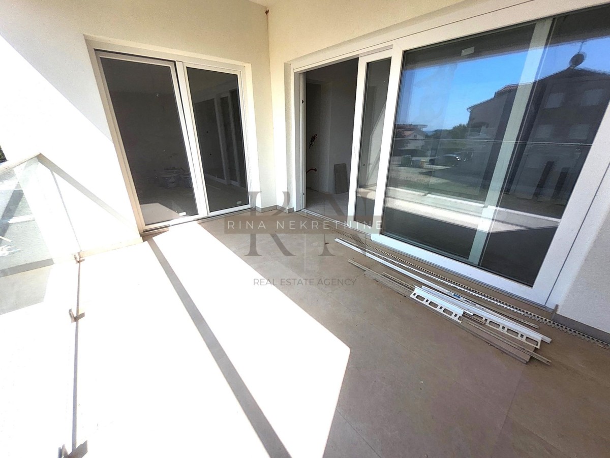 ISTRIA - POREČ, Zum Verkauf, Wohnung (110 m²) 300 m vom Strand entfernt.