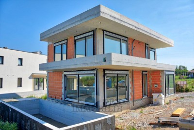 Schöne moderne Villa mit Pool in Poreč