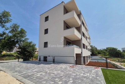 Tar – Ground-floor apartment with a yard