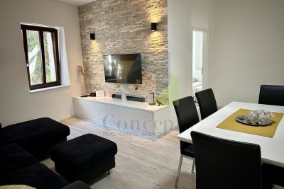 Poreč, centrum, Luxusní byt v 1. patře ve staré městské části, 40 m od moře