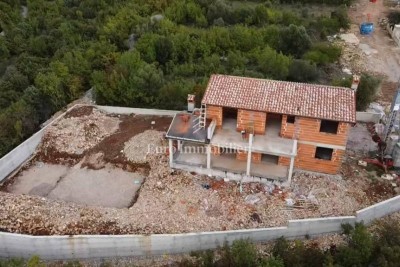 Labin - casa in costruzione con piscina