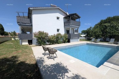Pula – Haus mit 5 Wohneinheiten und zwei Schwimmbädern