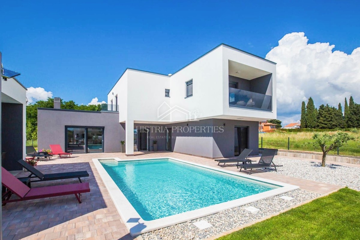 Eine neue Villa mit modernem Design, voll ausgestattet, in begehrter Lage