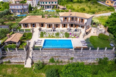 Ekskluzivno v agenciji ALPHA LUXE GROUP - Čudovita rustikalna vila s panoramskim pogledom na istrsko pokrajino in mesto Motovun