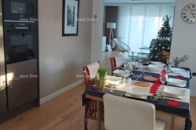 Pješčana Uvala, Villa mit Apartments in der Nähe des Meeres