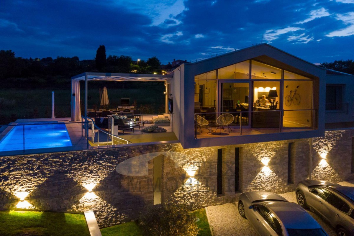 Prekrasna moderna vila s pogledom na Motovun