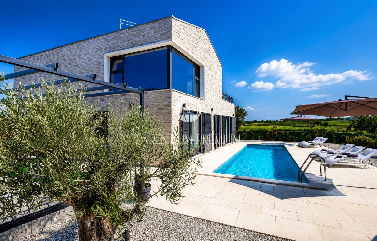 Novigrad Umgebung, Haus mit Pool in der Natur 8 km vom Meer entfernt