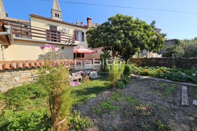 Buje - Kuća, restoran, garaža i dvorište, POGLED MORE