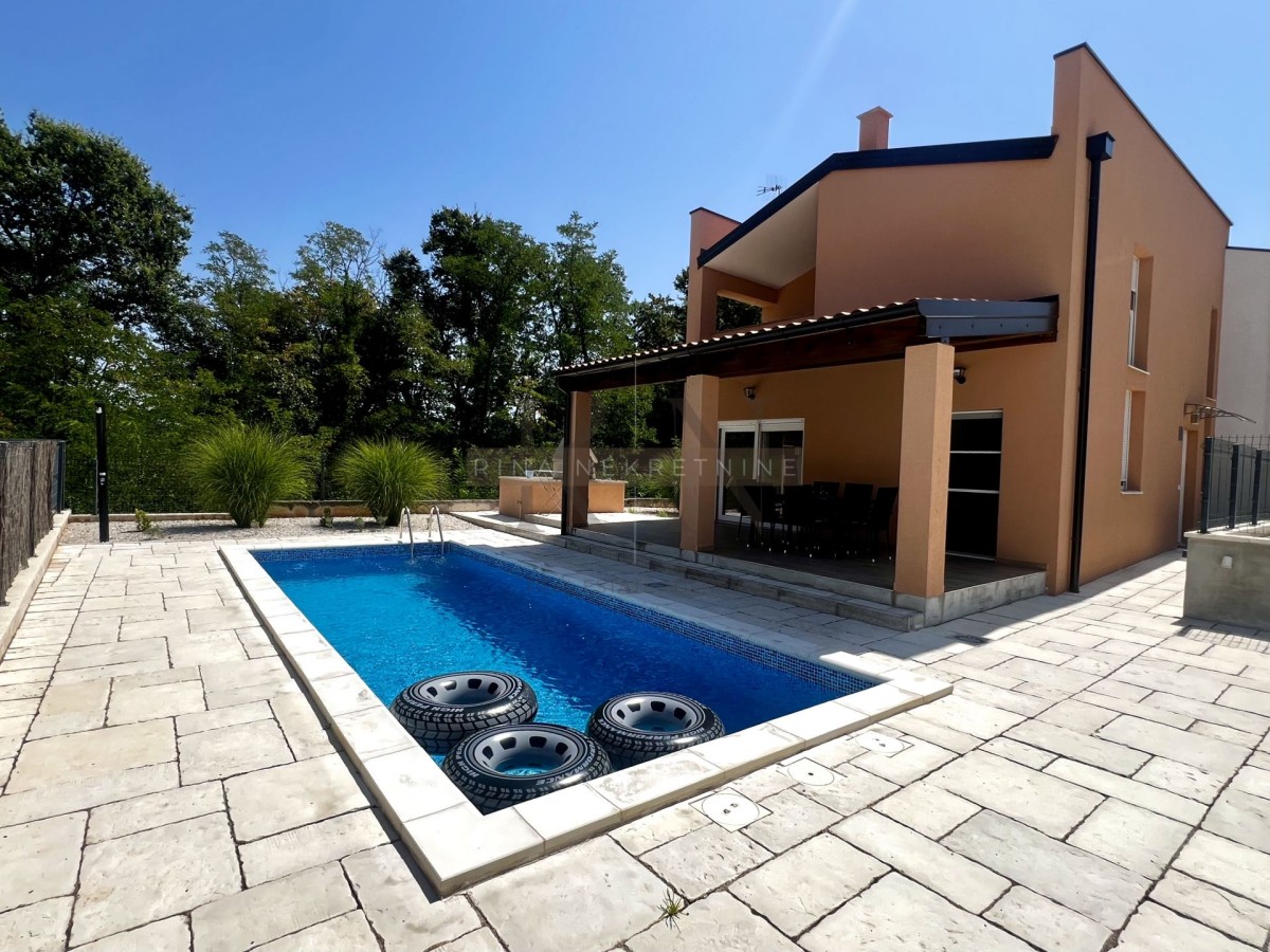 ISTRIEN - POREČ - TINJAN - HAUS MIT POOL FÜR INVESTITIONEN!