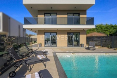 Svetvinčent, bellissima villa con piscina, AFFARE! PREZZO RIBASSATO!