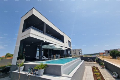 In vendita lussuosa villa a Medulin – 100 m dal mare