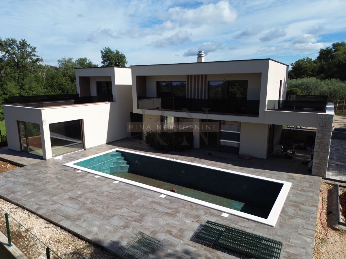 ISTRIEN - POREČ - BALD FERTIG - LUXUSVILLA!