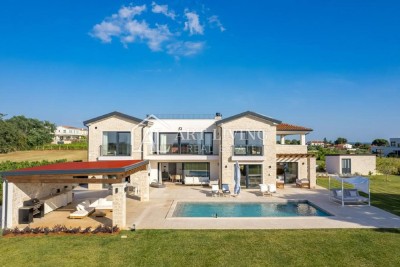 Istria, Poreč, surroundings – luxurious stone villa with pool in Istrian style