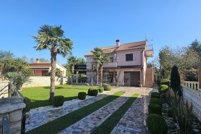 Samostojeća kuća na mirnoj lokaciji blizu Novigrada