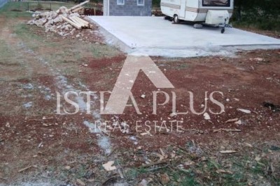 POREČ, surroundings - agricultural land parceled into 1047m2 weekend plots, total 4546m2