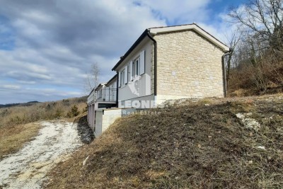 Alleinstehendes Haus mit wunderschönem Blick ins Grüne in der Nähe von Pazin
