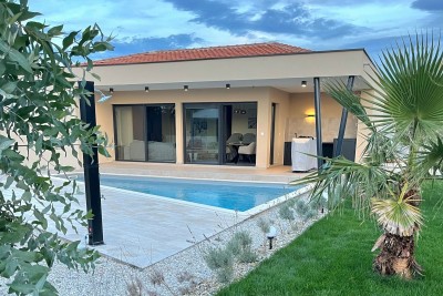 Nova opremljena pritlična hiša v Istri, 3 spalnice in bazen