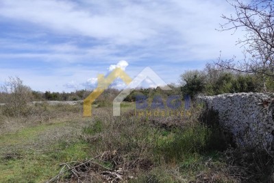 Vodnjan - 7500 M2 - Ackerland mit Meerblick!