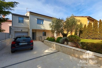 Erste Reihe - Luxuriöse Villa mit Garage und Schwimmbad in einer einzigartigen Lage in Pula!