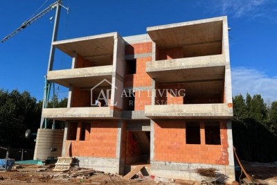 Umag-okolica, Stanovanje 80 m2 na atraktivni lokaciji 150 m od morja