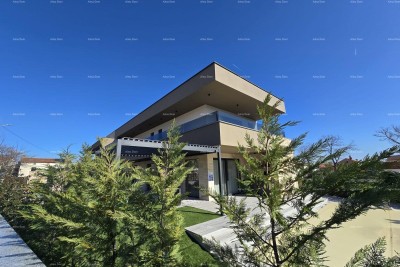 Villa moderna con piscina e sauna, Marčana!