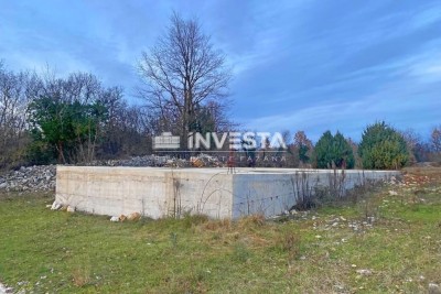 Juršići, terreno di 20.000 m2 con progetto, costruzione iniziata