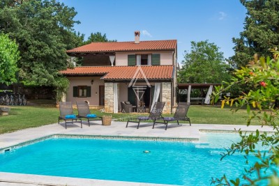 Istra, Poreč, Renovirana vila s bazenom i vrtom