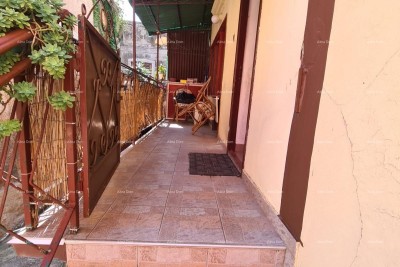 Kuća, centar Buja, 106 m²