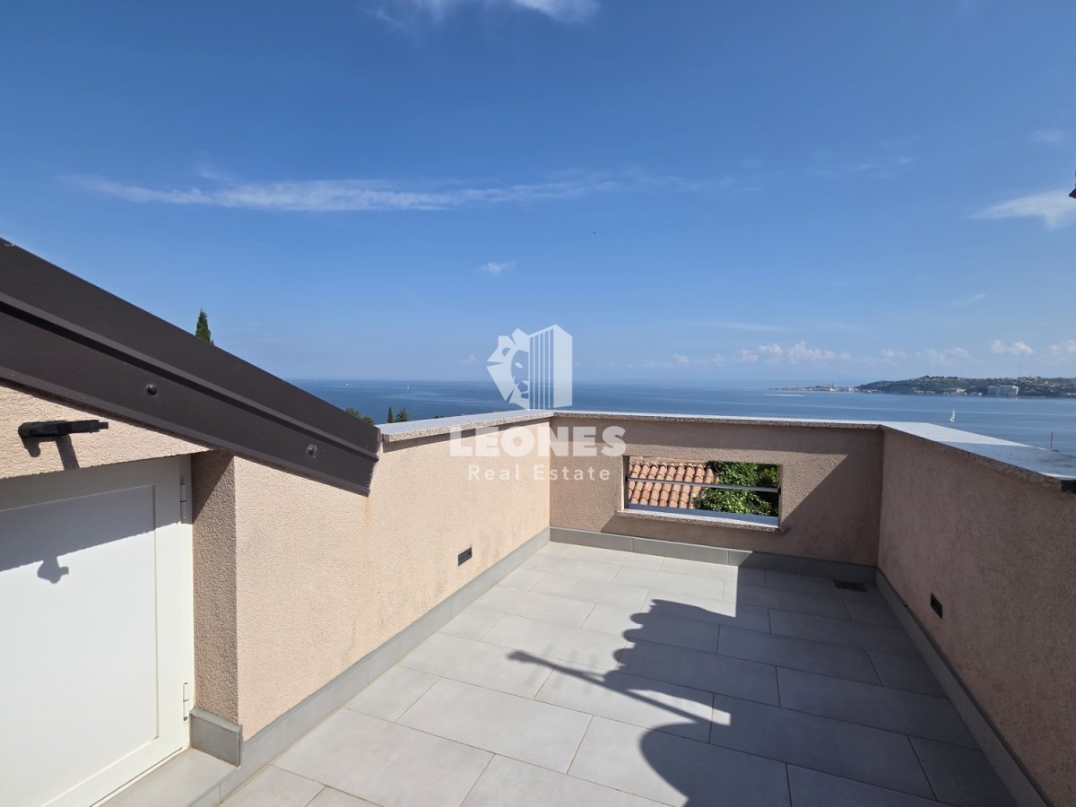 Renoviertes Haus mit drei Wohneinheiten in Crveni Vrh, Savudrija