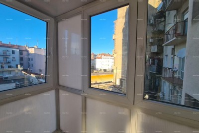 Pula – gerenoveerd tweekamerappartement in het centrum, 72,83 m²