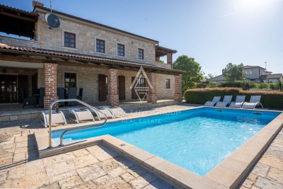 Istrien, Poreč: Mediterrane Villa mit Pool und Meerblick