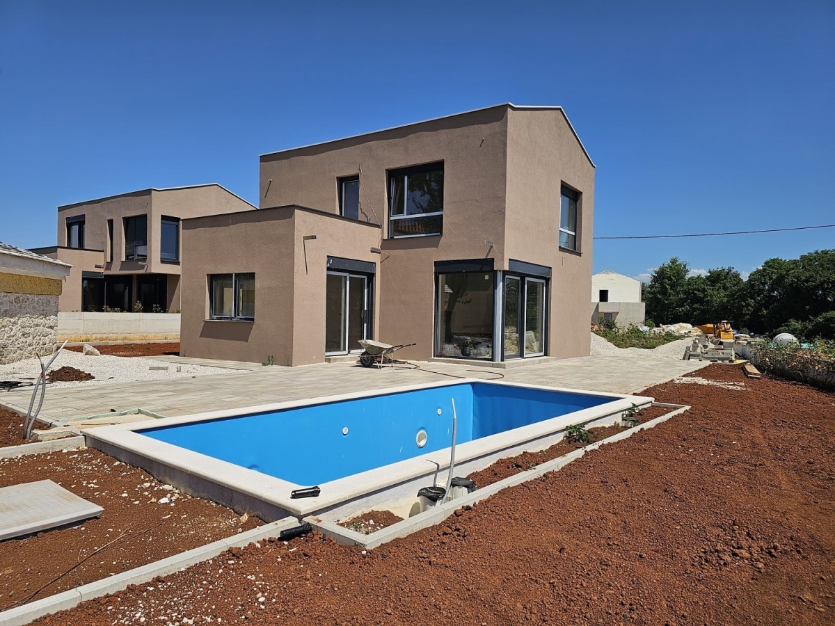 Haus mit Pool bei Poreč, Sveti Lovreč zu verkaufen