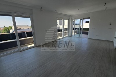 Apartma s strešno teraso in pogledom na morje