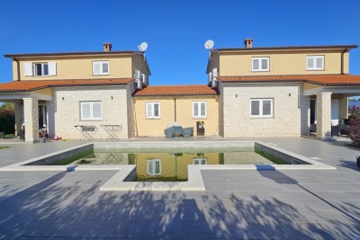 Labin dintorni – opportunità, casa con piscina e 2 unità