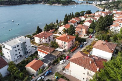 Pula. Zelenika! Casa indipendente! 50 metri dalla spiaggia! Vista mare!