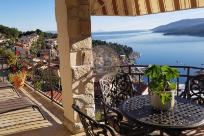 Luxury apartment with sea view # Separate access, private yard + parking! * ISTRIA, RABAC