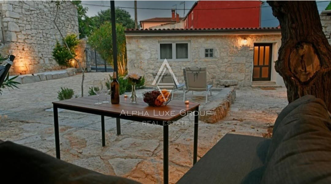 Istrien, Poreč: Renoviertes Steinhaus mit Gästehaus