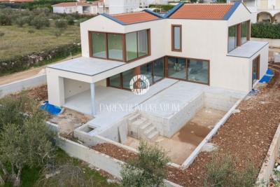 Exclusive modern villa with a swimming pool, 1,000 m from the sea - under construction