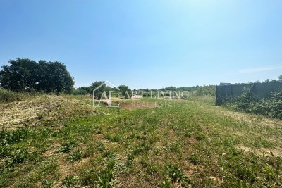 Umag, terreno agricolo vicino al centro città