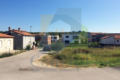 Poreč, Building land for the construction of a duplex 2 km from the sea