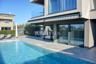 Poreč, villa with pool 500 meters from the sea